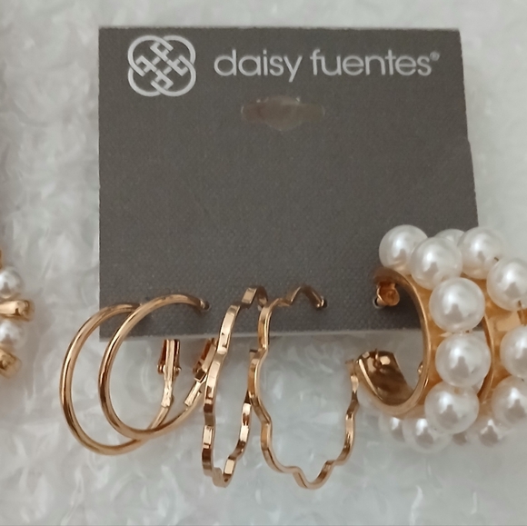 ONE SET HOOP FAUX PEARL GOLD TONE EARRINGS - CHOOSE ONE "NEW" AT CHECKOUT - Picture 3 of 5